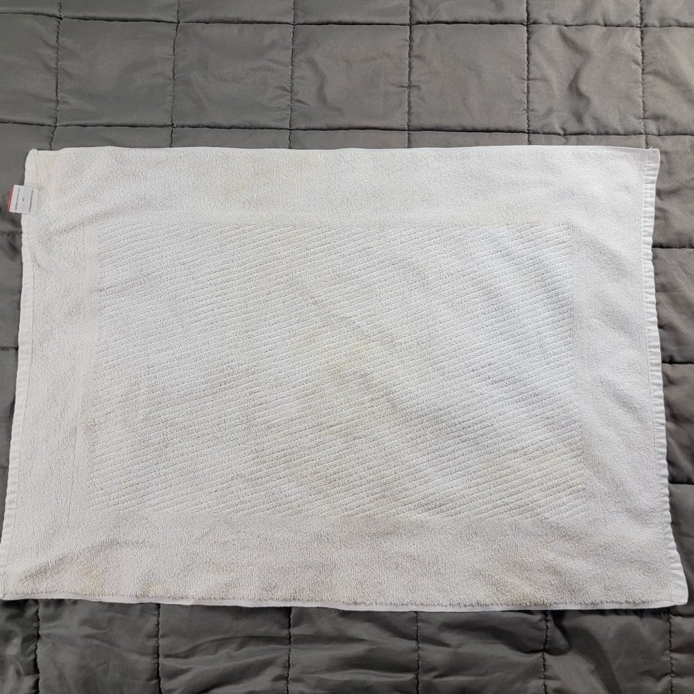 Marriott Hotel Exclusive White Dobby Cotton Hand Towel Made in USA